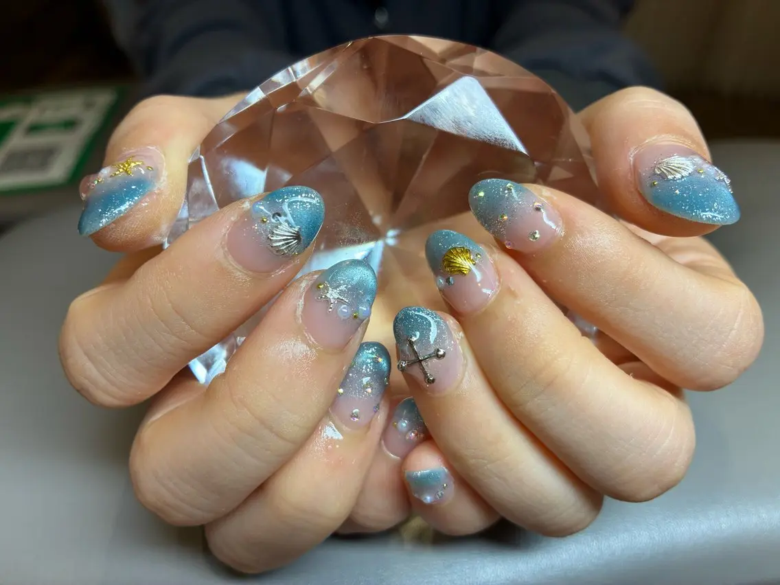 ネイル ハンドネイル ECRLN Atsumiのネイルデザイン