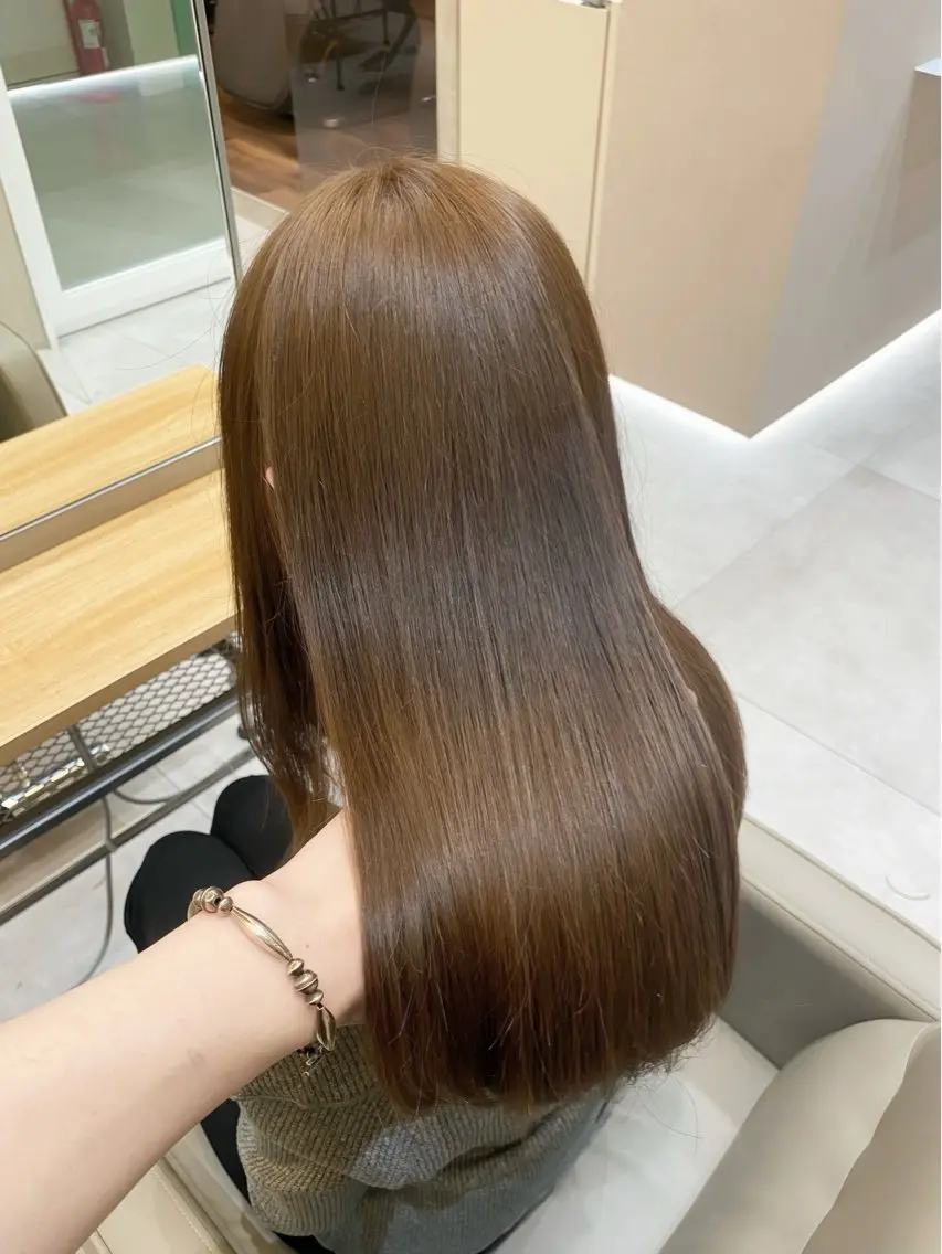 セミロング カラー ヘアアレンジ ベージュカラー ブリーチ ブラウンカラー 透明感カラー ダブルカラー ヘアカラー トリートメント ヘアセット 赤み消し🫧韓国ヘア 🫧藤岡誠也のヘアスタイル