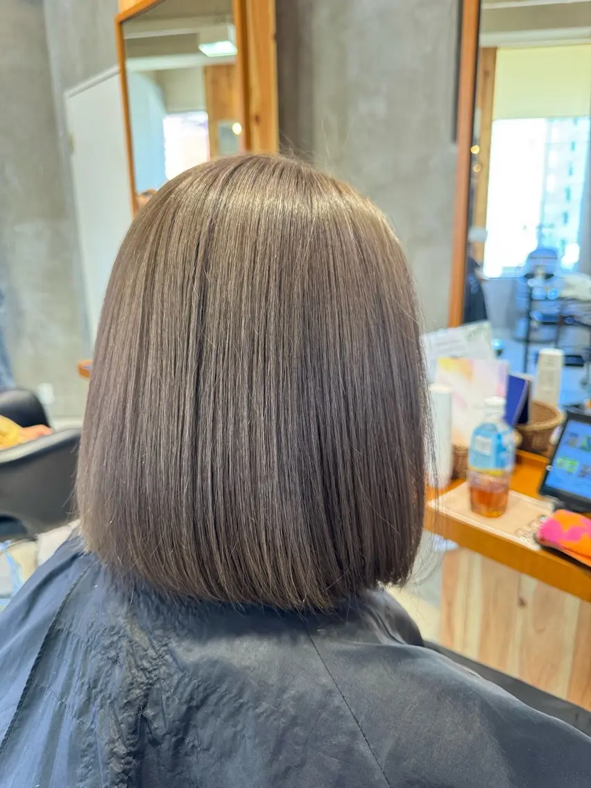 【✨透明感抜群イルミナカラー✨】　カット+イルミナカラー+リペアトリートメントの写真