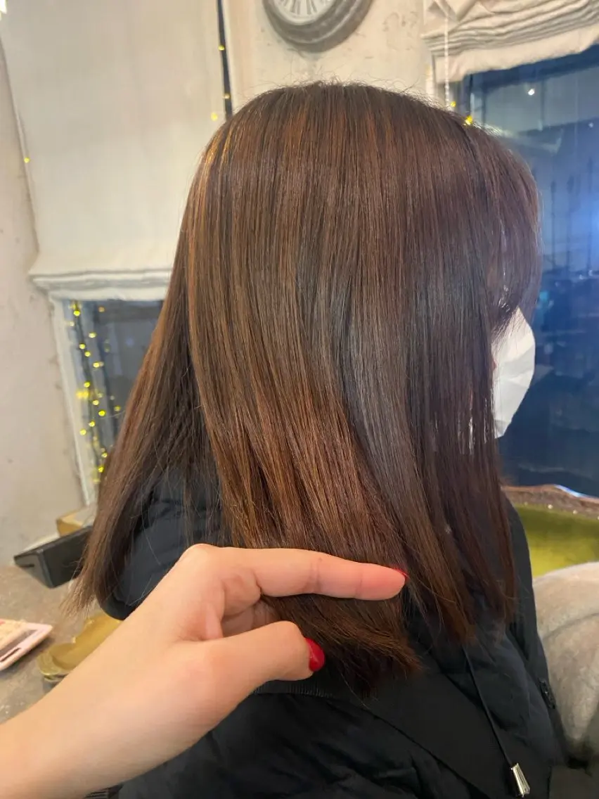 セミロング ケアストレート ハナシロミサキのヘアスタイル