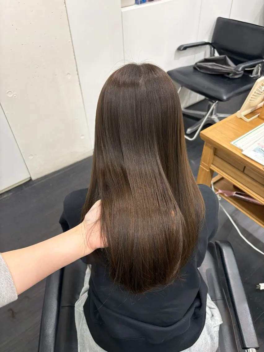 セミロング カラー ヘアカラー トリートメント 透明感ｶﾗｰ✧︎*。 細田 碧のヘアスタイル