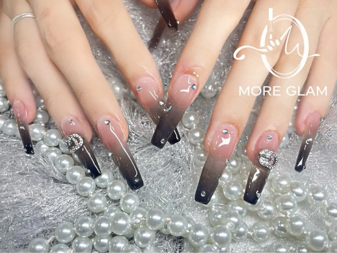 ネイル More Glam 池袋東口店のネイルデザイン