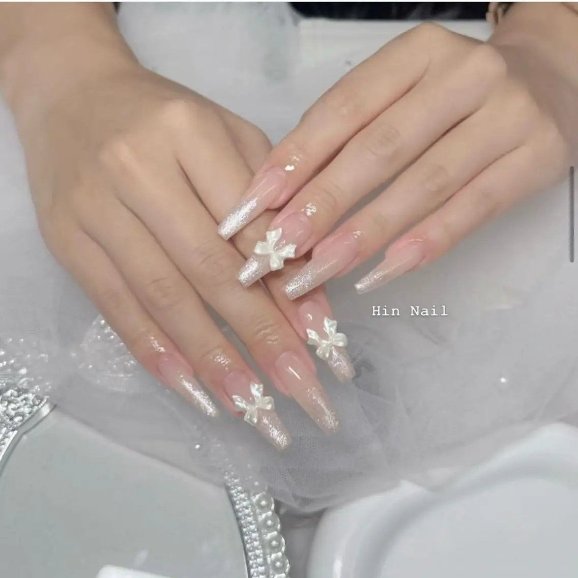 ネイル アニマル柄 ボルドー ブラウン チークネイル ドット ハンドネイル HIN NAILのネイルデザイン