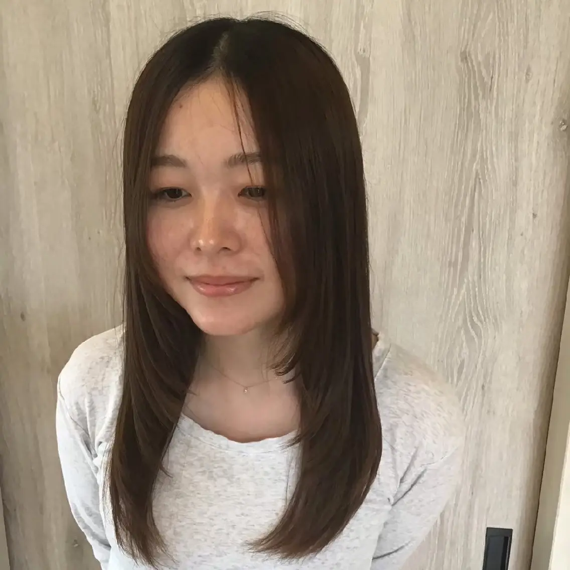 ロング レイヤーカット 渕 七海のヘアスタイル