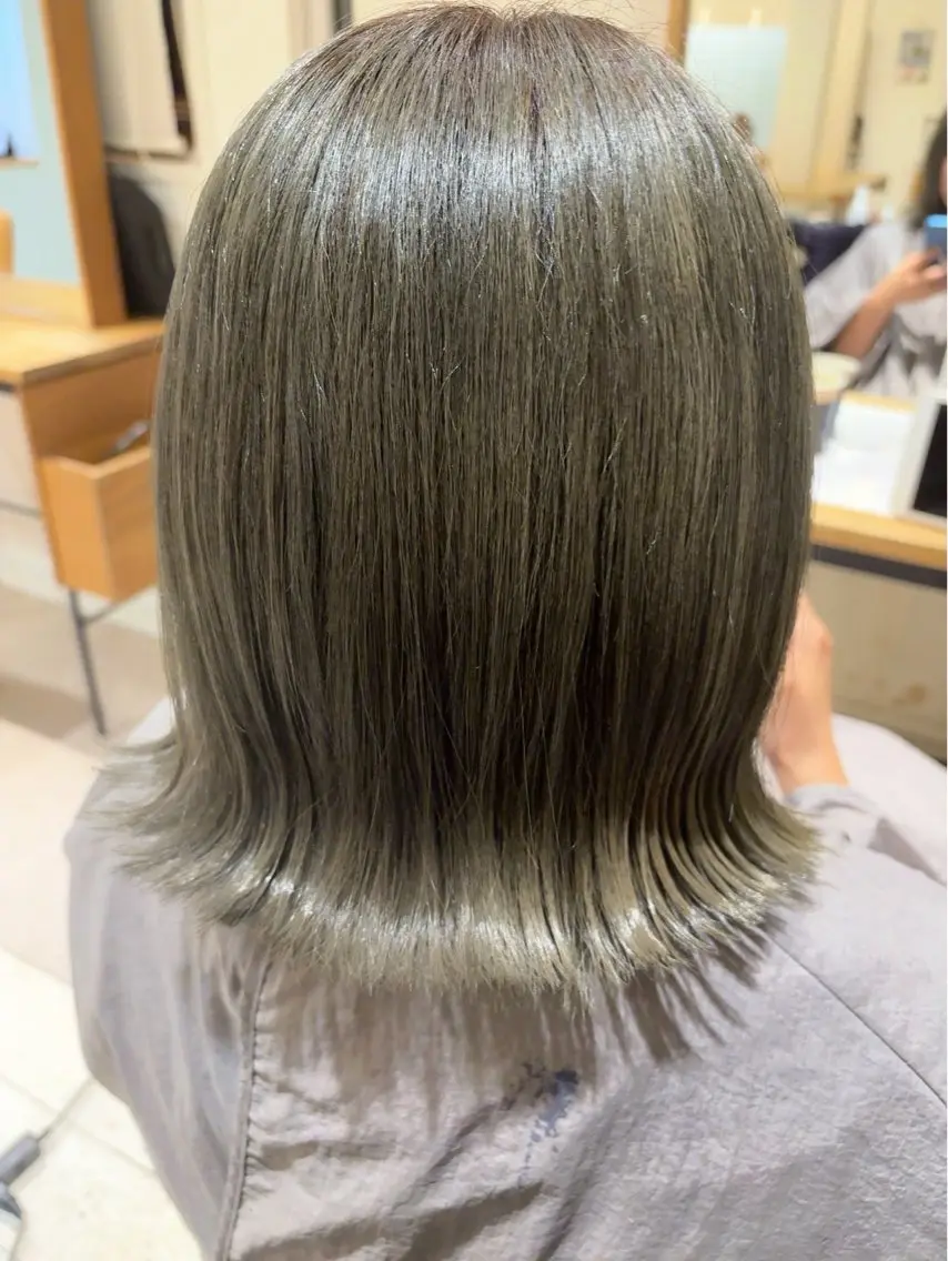 セミロング ヘアカラー カラー特化☁️🌈 風見　流々香のヘアスタイル