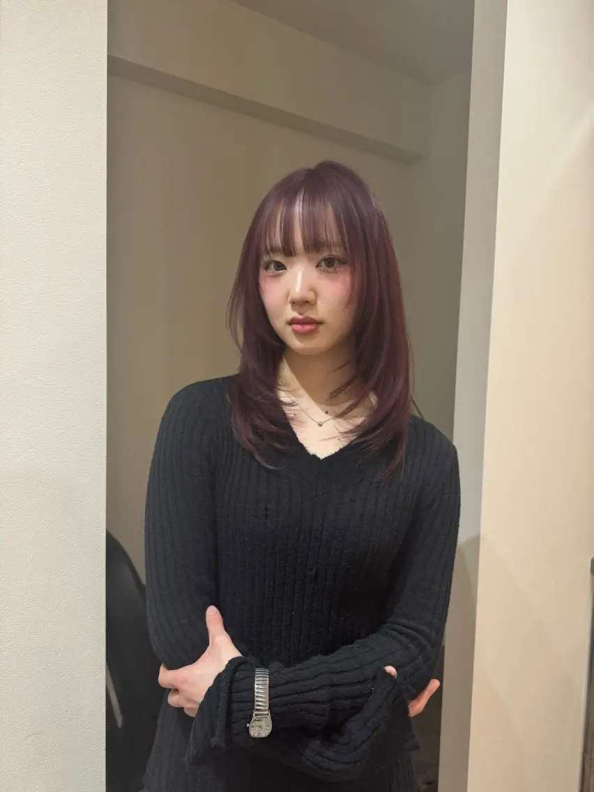 ミディアム カラー 大人な抜け感レイヤー remi🖤のヘアスタイル