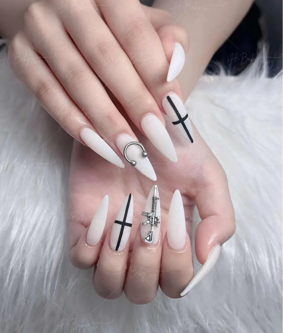 ネイル フレンチネイル ジェルネイル ガラスフレンチ ハロウィン ハート H.baby Nail Salonのネイルデザイン