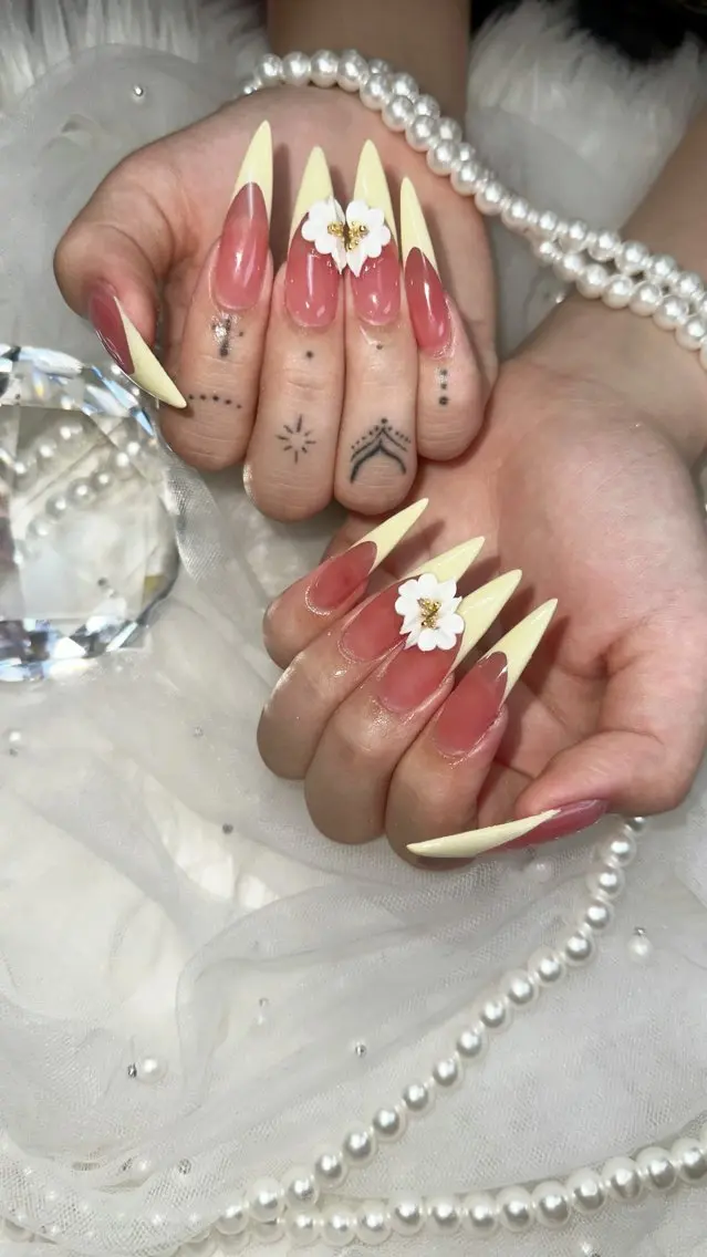 ネイル フラワーネイル フレンチネイル ロングネイル スカルプネイル ハンドネイル icy nail れいあのネイルデザイン