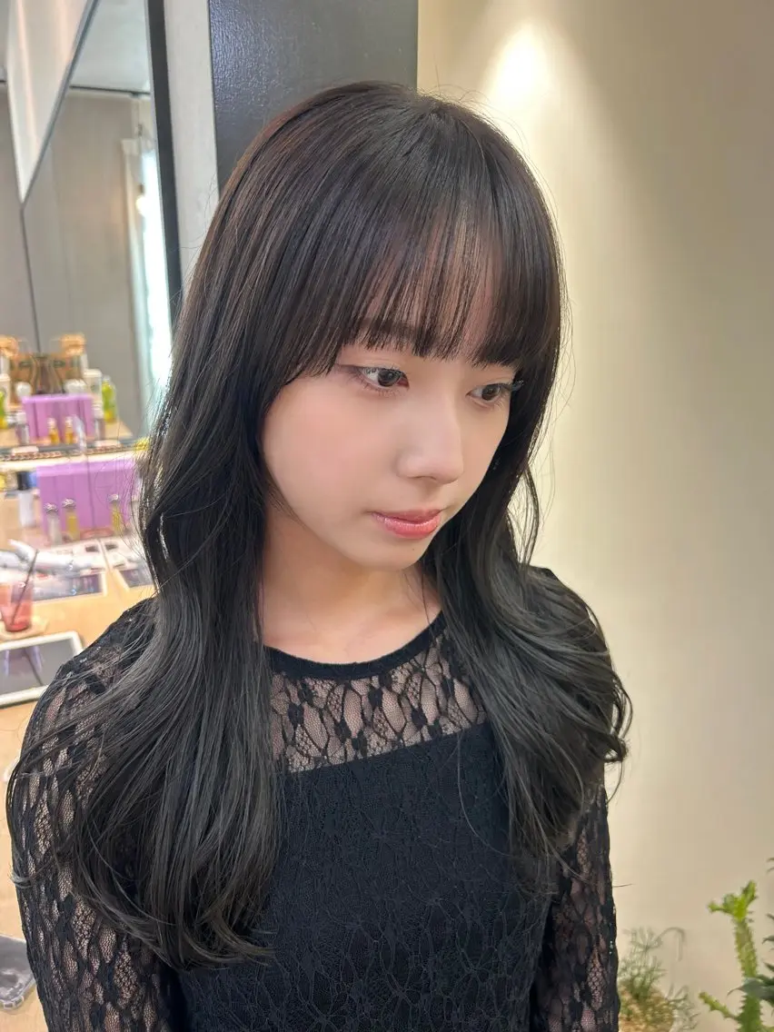 ロング カラー グレージュ hubhair レイヤー/透明感のヘアスタイル