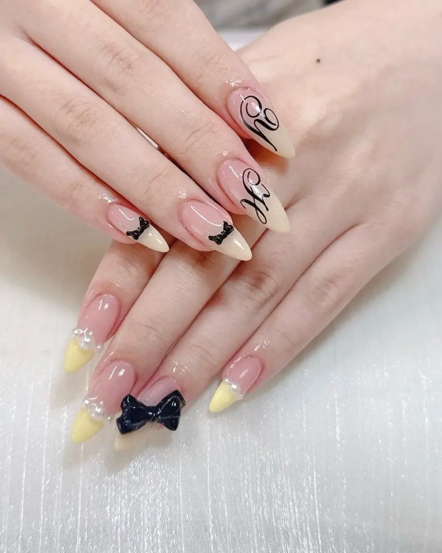 ネイル チークネイル ドット フラワーネイル フレンチネイル キラキラネイル ハンドネイル Speraネイル 大宮店🎀のネイルデザイン