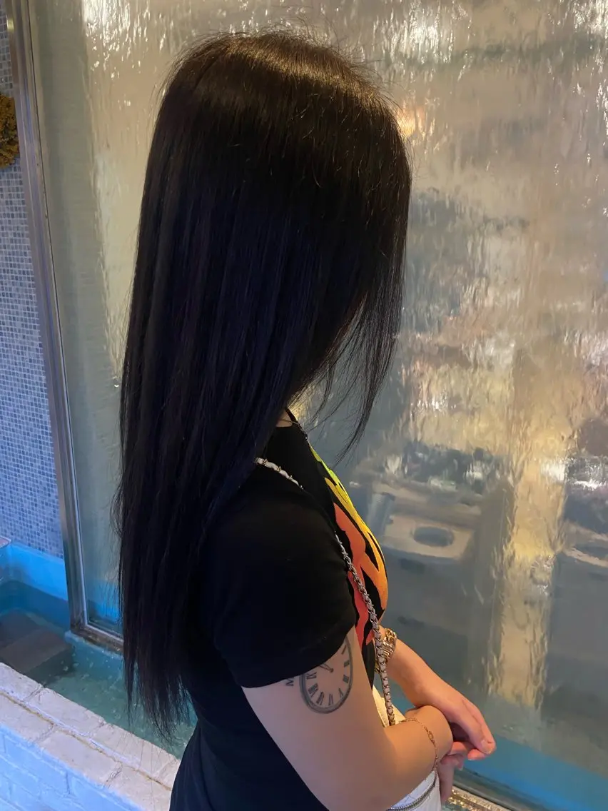 ロング カラー 黒髪 グレージュ トリートメント 小田部 愛のヘアスタイル