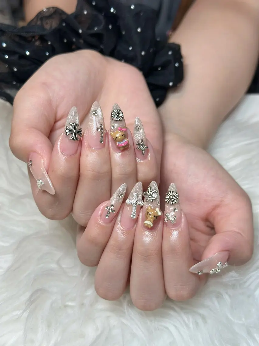 ネイル チークネイル ドット フレンチネイル グラデーション ハート ハンドネイル Julli NailStudioのネイルデザイン