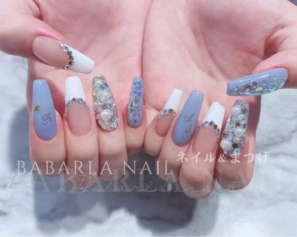 ネイル ブルー フレンチネイル ラメ(グリッター) ホワイト Babarla Nailのネイルデザイン