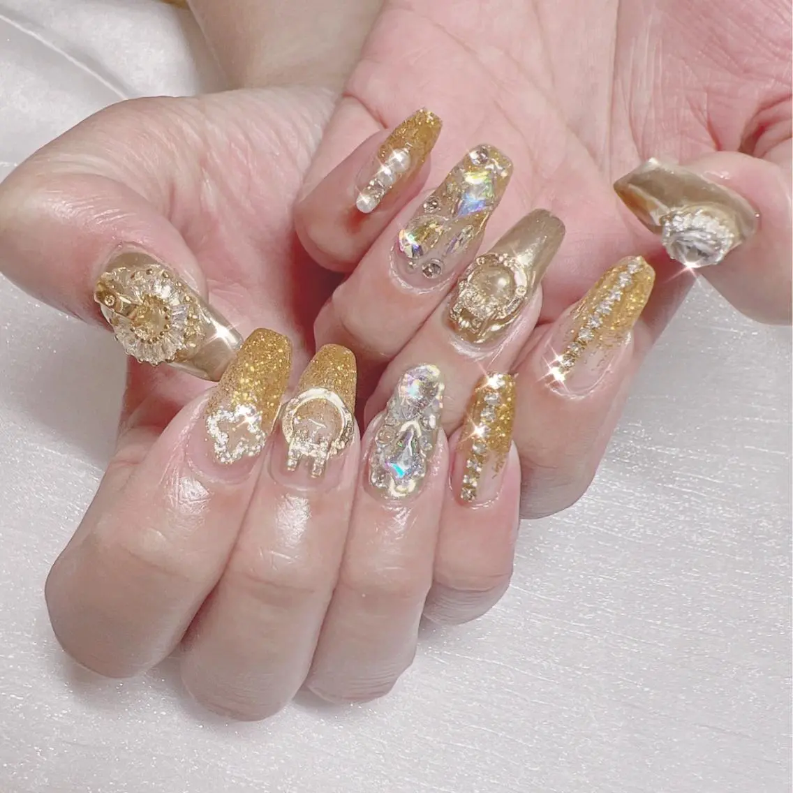 ネイル オーロラネイル フットネイル フレンチネイル ジェルネイル 韓国ネイル ハンドネイル ハンドケア 【ENサロン】 Rei🎀Nailのネイルデザイン