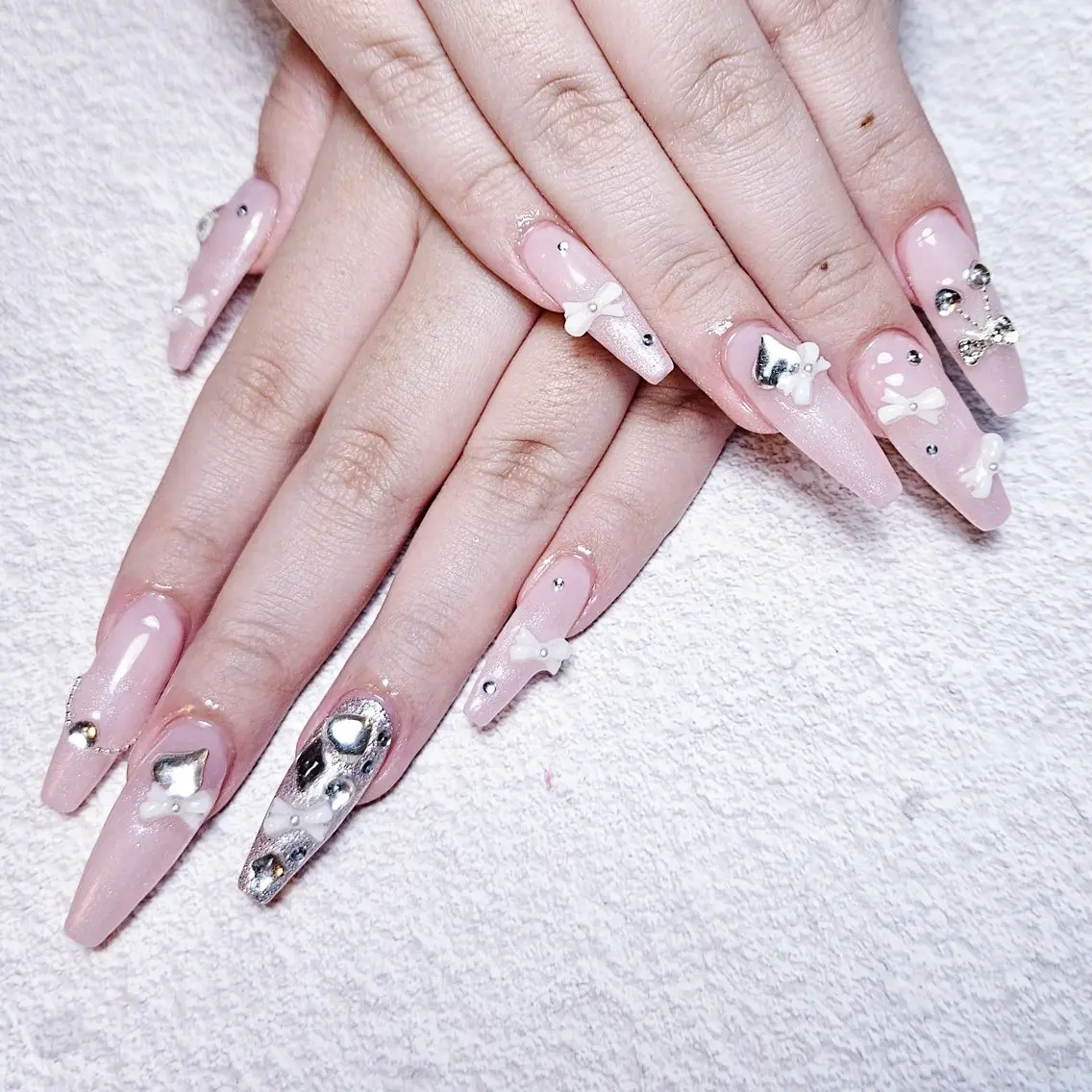 ネイル ハンドネイル 🍭Yun nail hyejin🌸のネイルデザイン