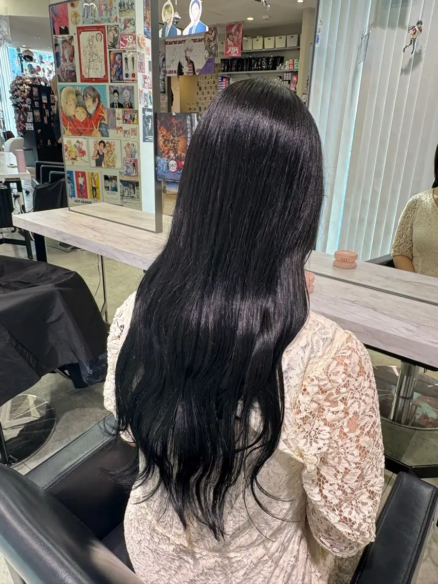 ロング カラー 黒髪 ブリーチ ブルーカラー ブルーブラック 透明感カラー 推しカラー/ ミクのヘアスタイル