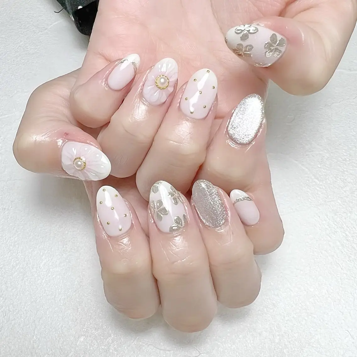 ネイル フラワーネイル ゴージャス マグネットネイル ミラーネイル ぷっくりネイル rouse nail RISATOのネイルデザイン