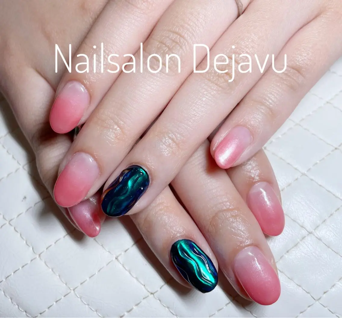 ネイル アートネイル オーロラネイル 成人式 グラデーション ミラーネイル Nail salon Dejavu 🌿のネイルデザイン