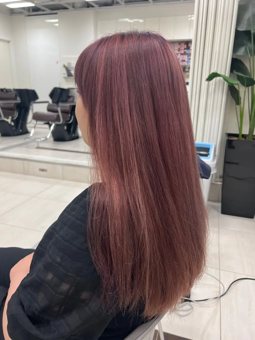 ロング カラー ピンクカラー 鈴木 彩音のヘアスタイル
