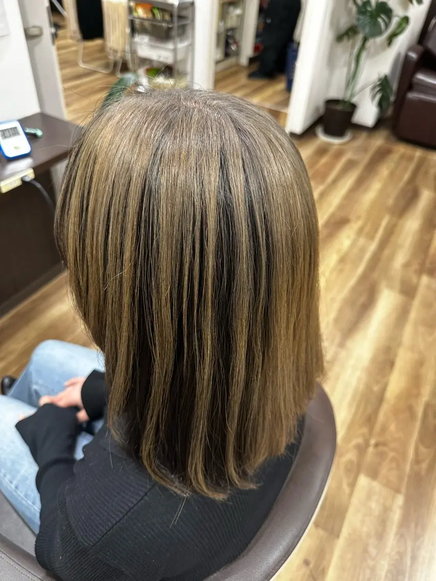 ミディアム ヘアカラー 森 音遠のヘアスタイル