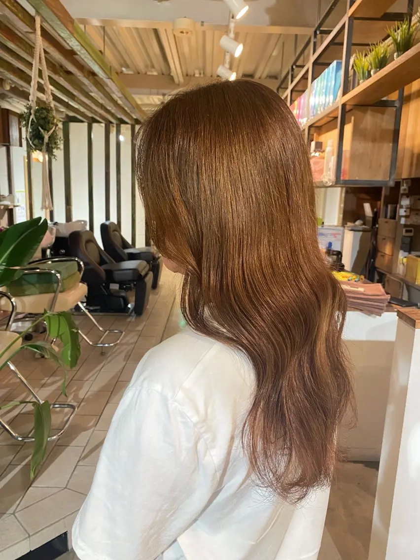 ロング 顔周りカット レイヤーカット 白上 愛佳のヘアスタイル