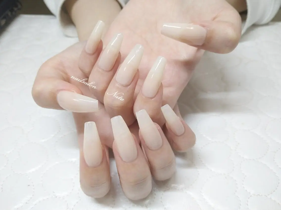 ネイル 長さ出し ラメ(グリッター) ワンカラーネイル nailsalon　 Natuのネイルデザイン