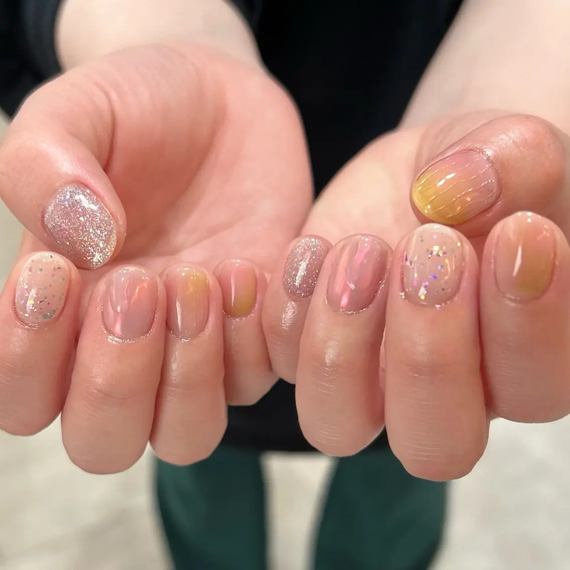 ネイル オーロラネイル ジェルネイル ラメ(グリッター) ミラーネイル パラジェル ハンドネイル shio ♡ 26日空きありのネイルデザイン