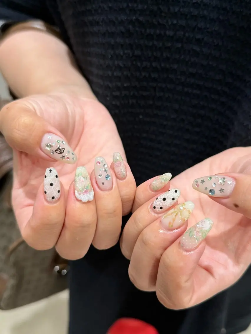 ネイル チークネイル ドット フットネイル フレンチネイル グラデーション ハンドネイル MIU. もちネイルサロンのネイルデザイン