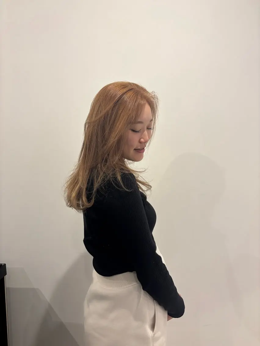 セミロング カラー 熊取谷 茉那のヘアスタイル