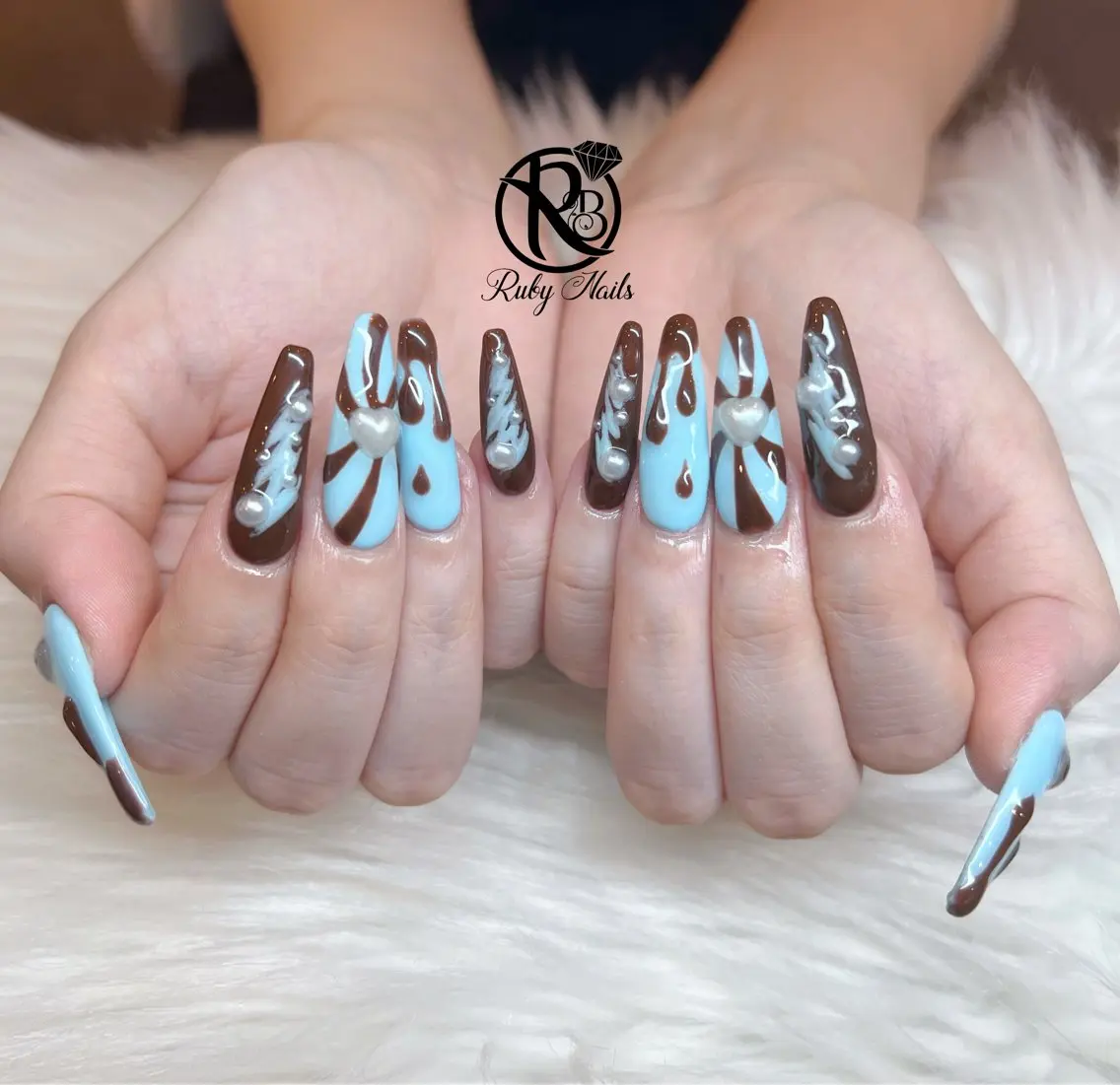 ネイル チークネイル ドット フットネイル フレンチネイル グラデーション ハンドネイル RUBY Nail 日暮里店のネイルデザイン