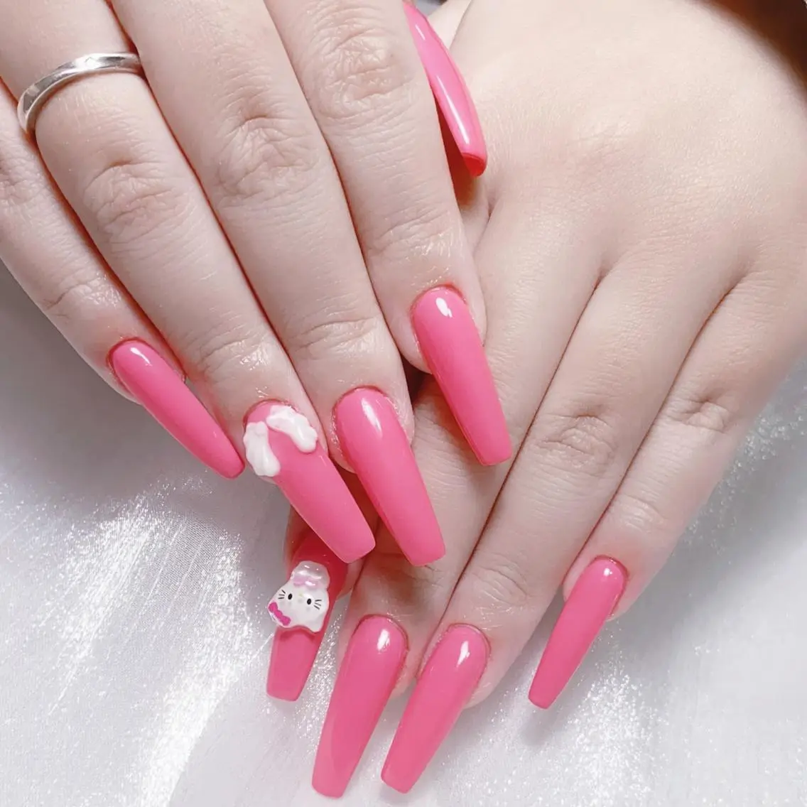 ネイル ハンドネイル NAILサロン 木にいるのネイルデザイン