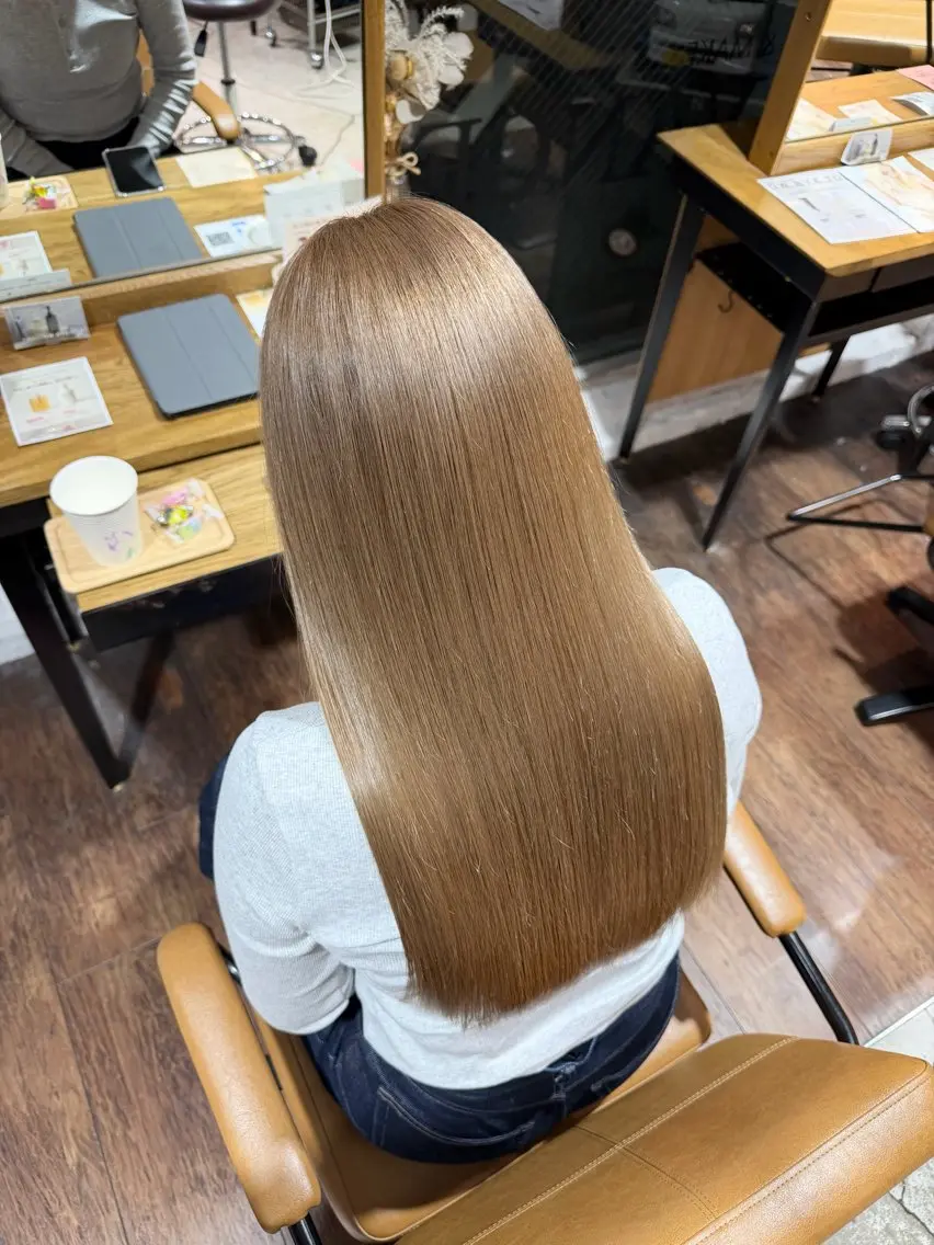 ロング カラー ブリーチ カット ヘアカラー トリートメント 髪質改善/韓国風 🦕ＡＫＡＲＩ🩵のヘアスタイル