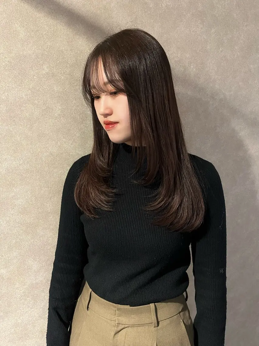 ロング チョコレートブラウン レイヤーカット カット ヘアカラー トリートメント RYOKA/ 透明感カラー/韓国風のヘアスタイル