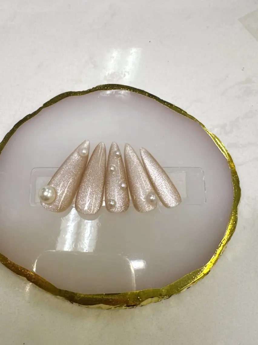 ネイル フレンチネイル ガラスフレンチ マグネットネイル マグネットフレンチ 夏ネイル Queeens nailのネイルデザイン