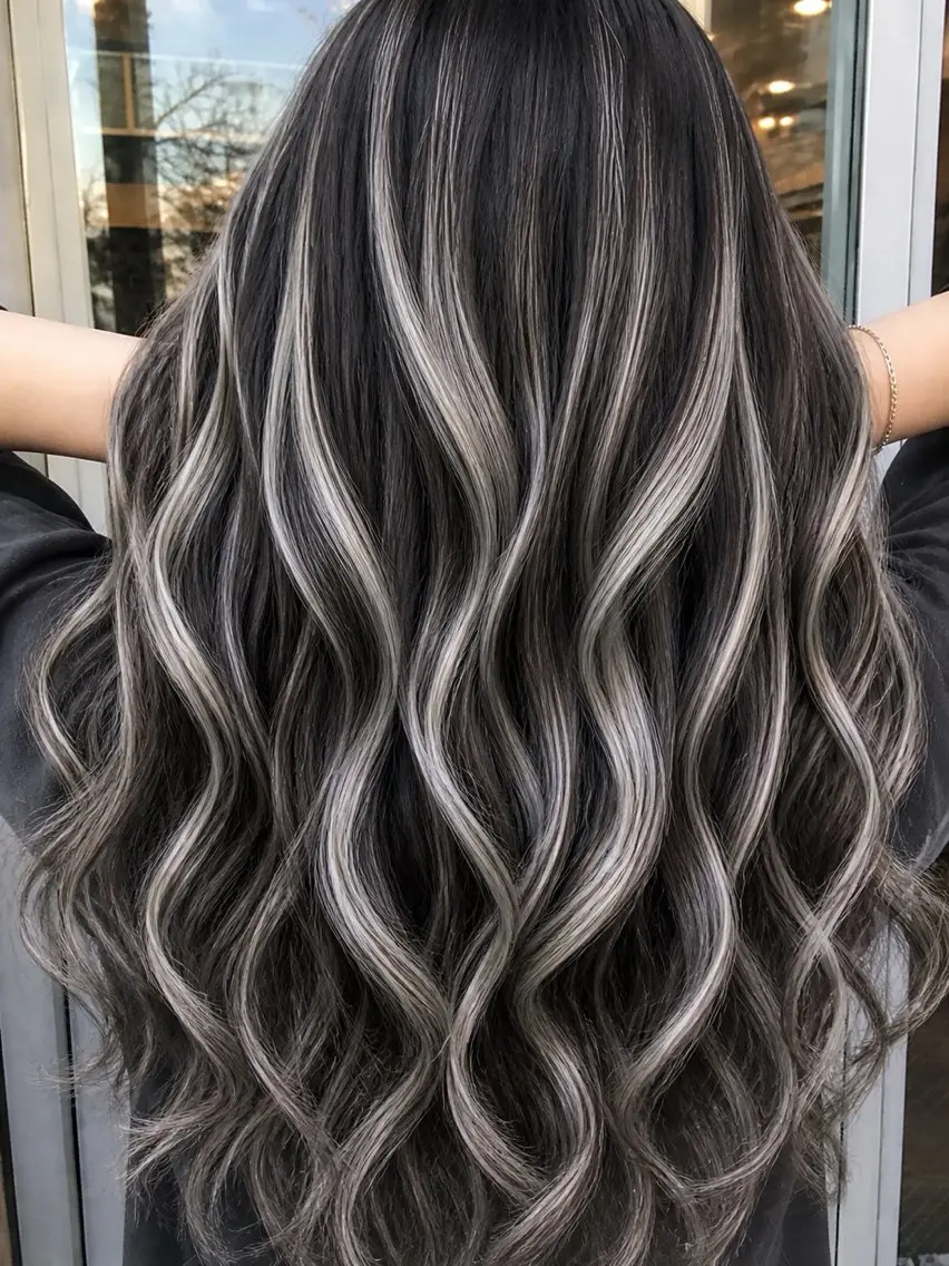 ロング ハイライト カット ヘアカラー dolphin ownerのヘアスタイル