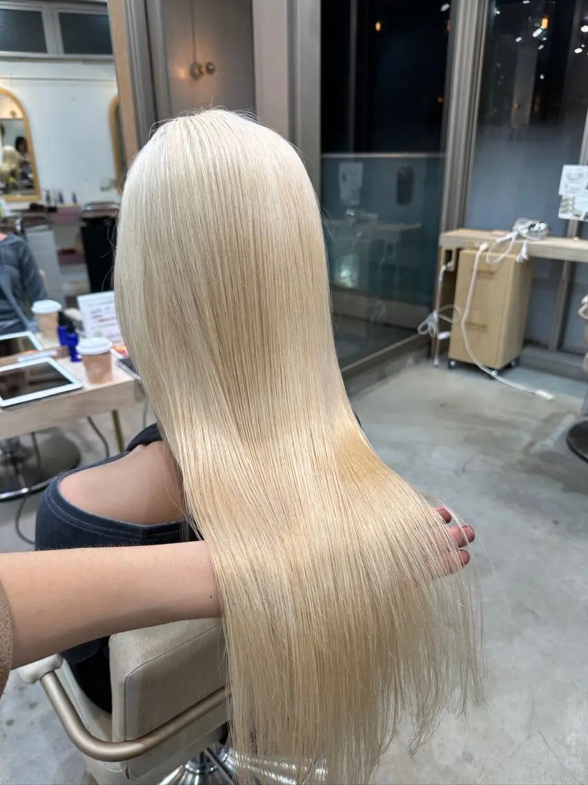 ロング カラー ヘアカラー ハイトーンレイヤー 顔まわりSOTAのヘアスタイル