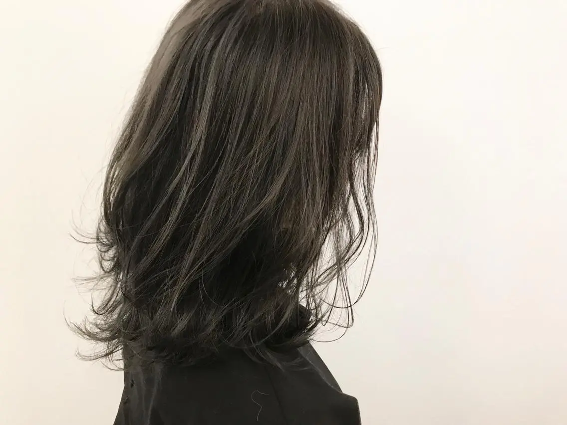ミディアム カラー アッシュ アッシュグレー アッシュグレージュ グレージュ ボブ 光吉 洋平のヘアスタイル