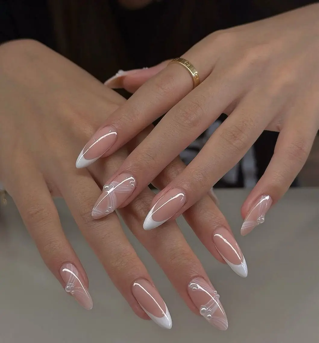 ネイル フレンチネイル iro nailのネイルデザイン
