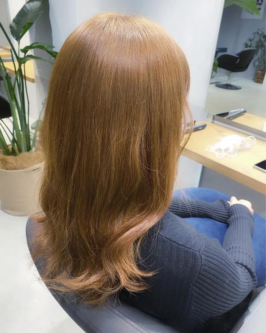 【ケアブリーチ使用】ダブルカラー(全頭ブリーチ+カラー)の写真