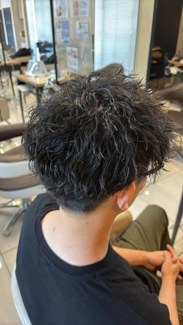 ショート パーマ メンズ LiTA長嶺 小佐井悠未のヘアスタイル