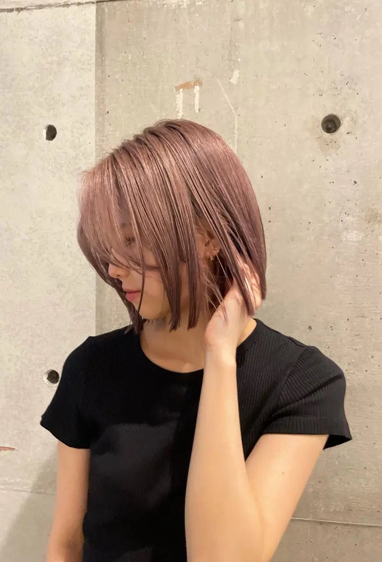 ミディアム カラー ブリーチ グレージュ ピンクカラー maina/透明感 ベージュ/ブラウンのヘアスタイル