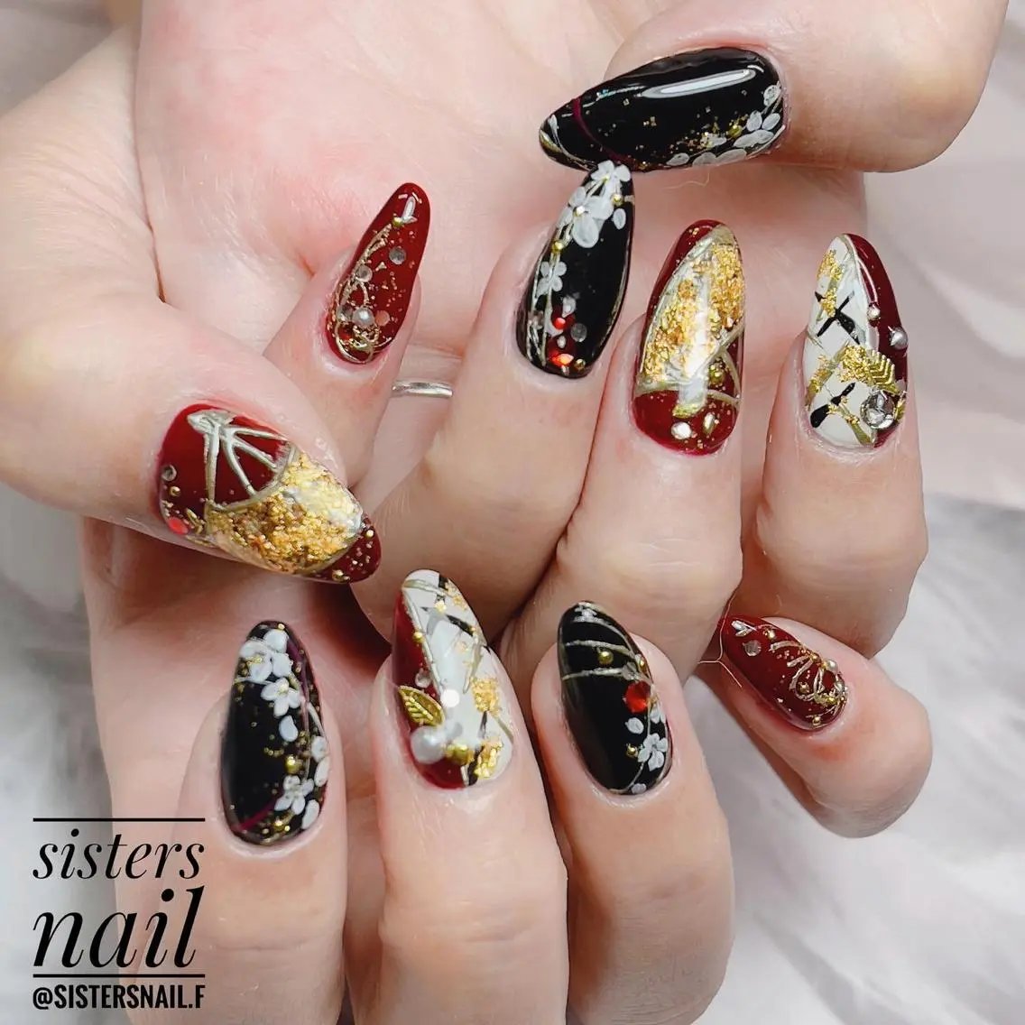 ネイル アートネイル 成人式 フラワーネイル キラキラネイル ブライダルネイル sisters nail.fのネイルデザイン