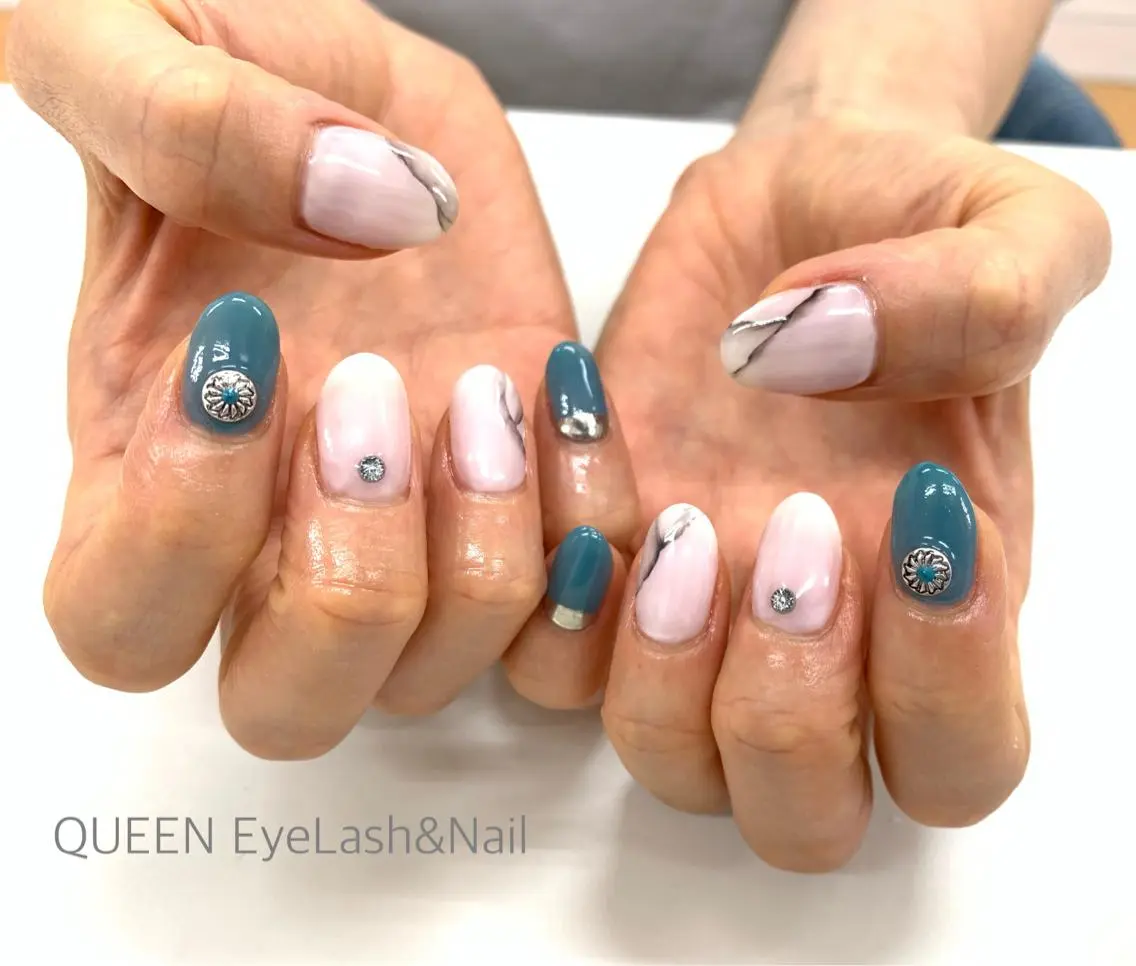 ミディアム ネイル Bloom Nailのネイルデザイン