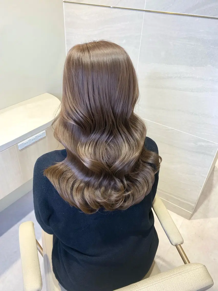 ロング カラー ベージュカラー イルミナカラー カット ヘアカラー トリートメント 透明感カラー🌿 グレージュ🐺陽介のヘアスタイル