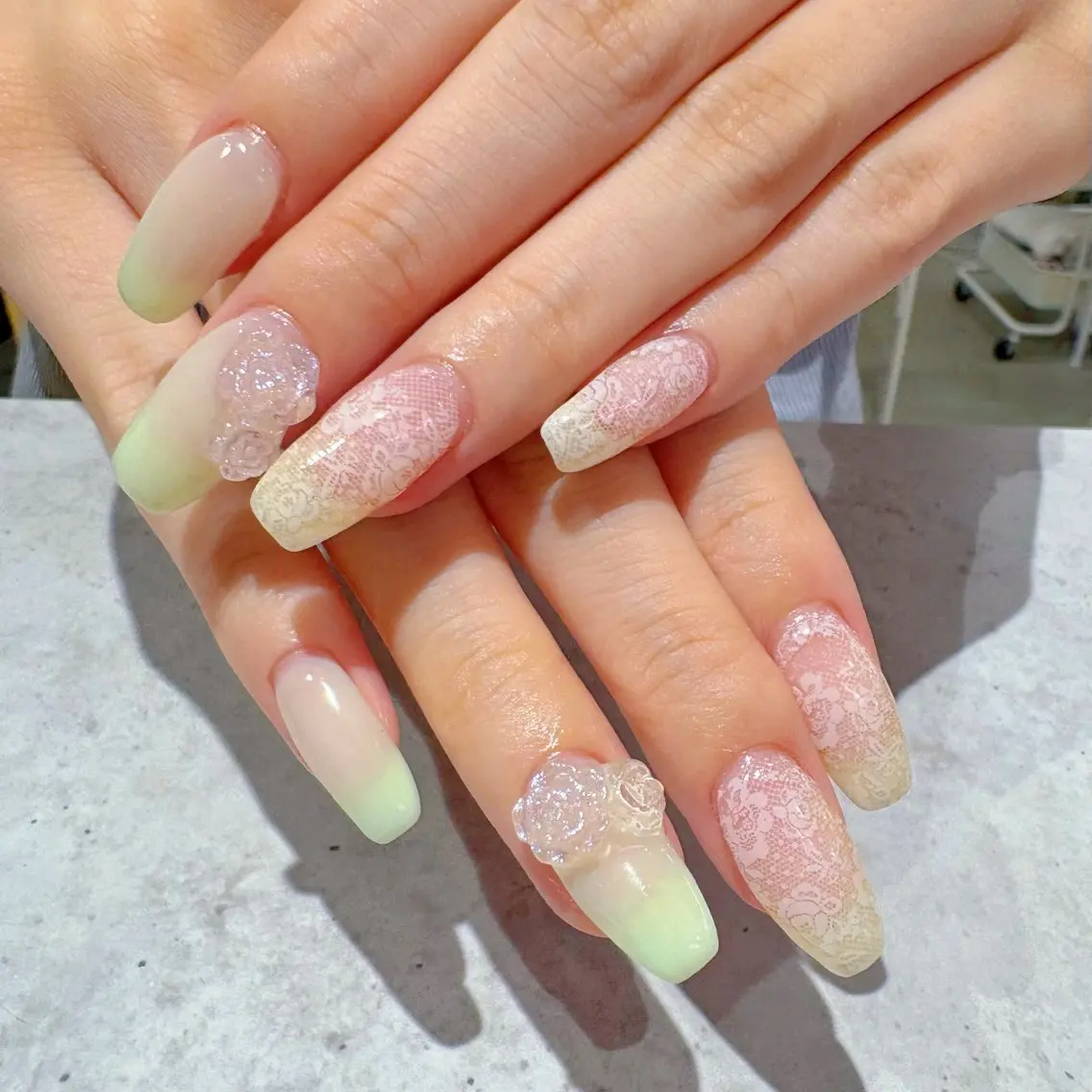 ネイル グリーン レース 持ち込み Ayu ꕤ︎︎。°⋆のネイルデザイン