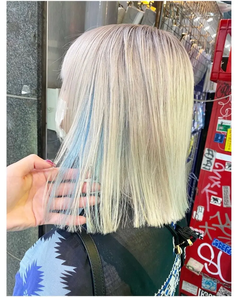 ショート カラー ベージュカラー ブリーチ ブルーカラー ホワイトベージュ ヘアカラー TSUNO🦖 派手髪/オタク美容師のヘアスタイル