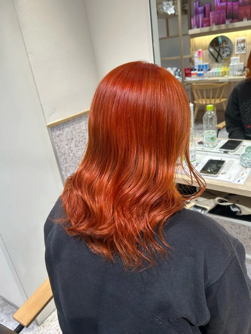 カラー ダブルカラー イヤリングカラー ハイトーンカラー インナーカラー 髪質改善 ヘアカラー ♡ハイトーン★ ネイル/しの♡のヘアスタイル