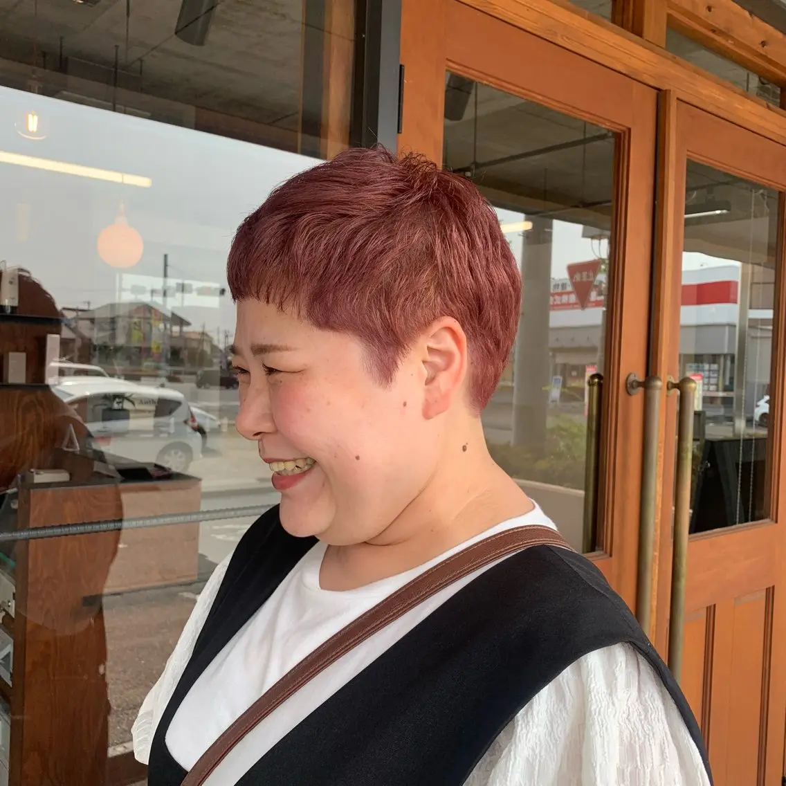 ショート コウノス マサコのヘアスタイル