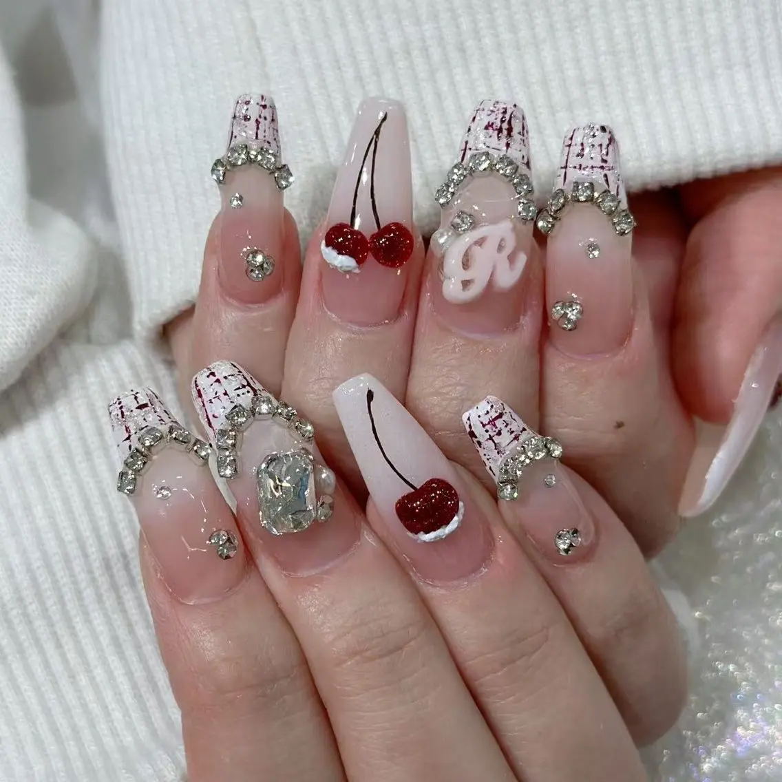 ネイル ハンドネイル Queens ひなのネイルデザイン