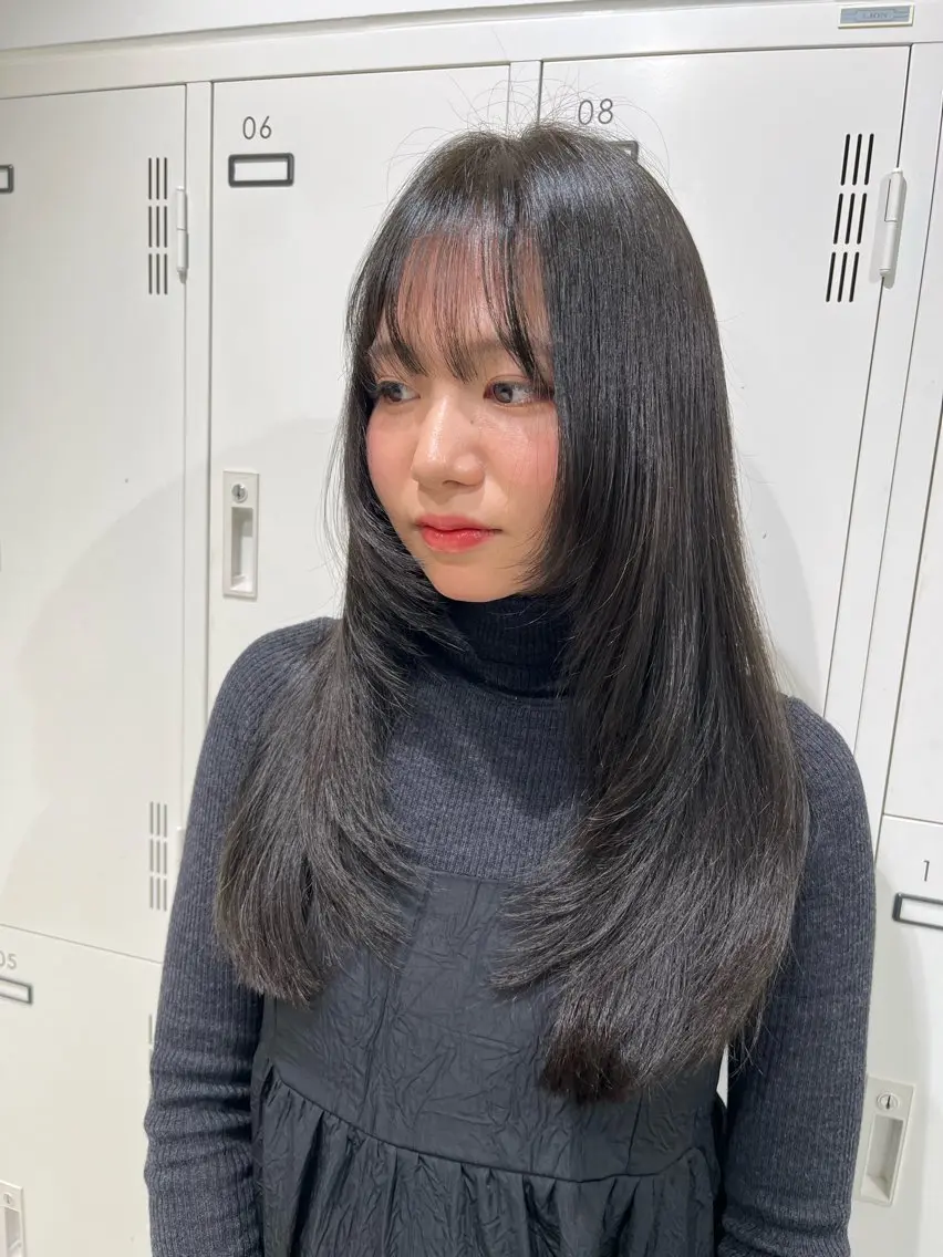 ロング カラー ロングレイヤー オリーブグレー レイヤーカット ロング カット ヘアカラー トリートメント 【メンズ縮毛矯正/ Ryoka】のヘアスタイル